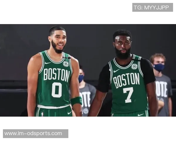 阿里纳斯称布朗与塔图姆同为球队头号选择非罗宾角色