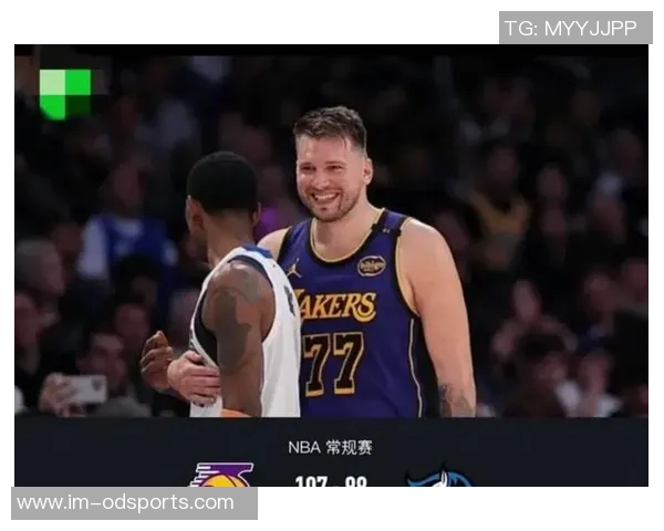 弗拉格巧妙制造东契奇犯规瞬间引发热议球迷直呼太戏剧化 弗拉格巧妙制造东契奇犯规瞬间引发热议球迷直呼太戏剧化