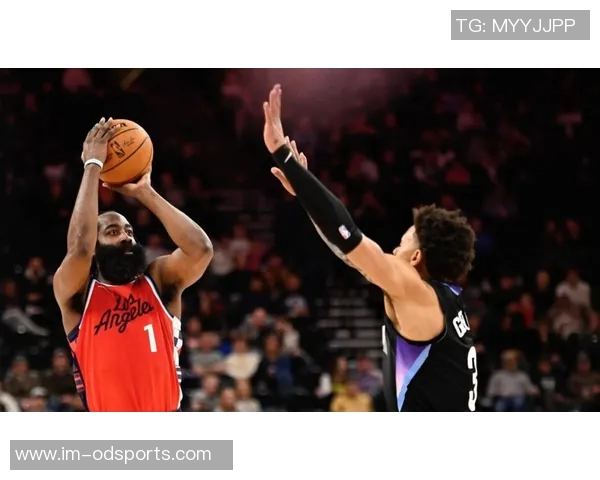 巴图姆称36岁哈登虽不如昔日辉煌但依然能贡献25分10助攻