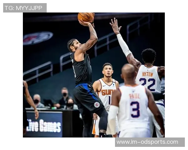 外线火力全开保罗乔治半场狂砍17分三分球命中率高达80